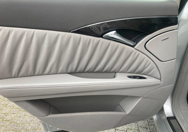 Mercedes-Benz Klasa E cena 38900 przebieg: 260000, rok produkcji 2003 z Lubaczów małe 254
